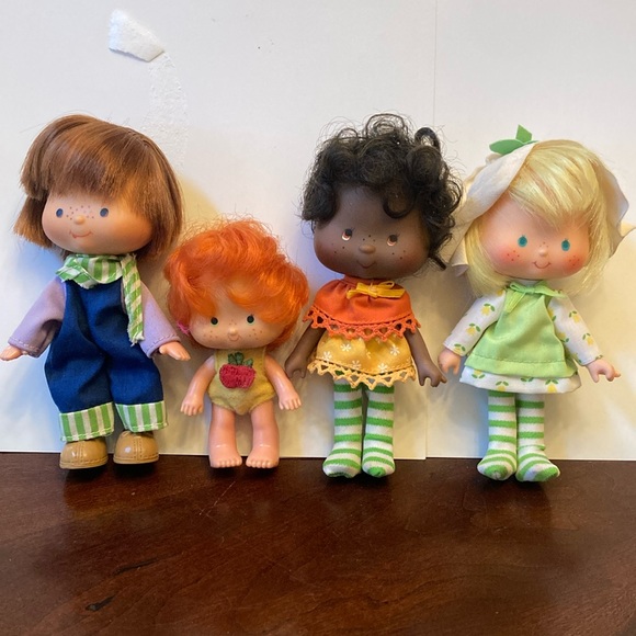 Vintage Strawberry Shortcake Dolls American Greetings Corp. 1979-1981 - Picture 1 of 9
